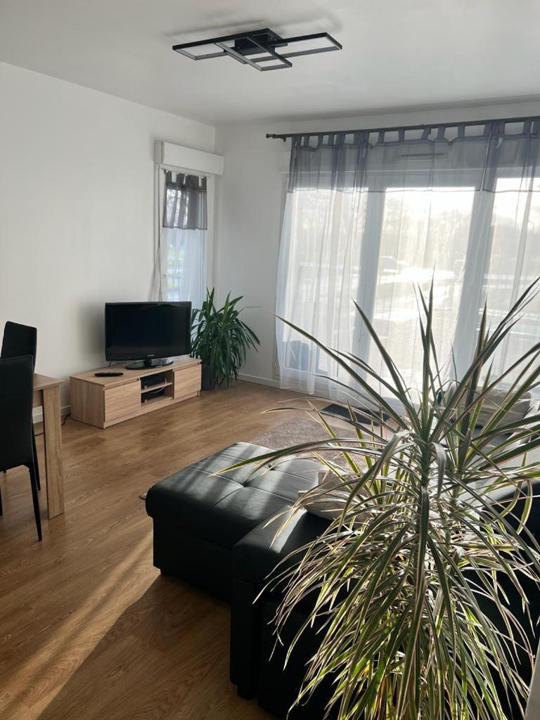 Appartement 5Min Gare Rer Disneyland Paris Val D'Europe La Vallee Village Parking Inclus Montevrain Ngoại thất bức ảnh